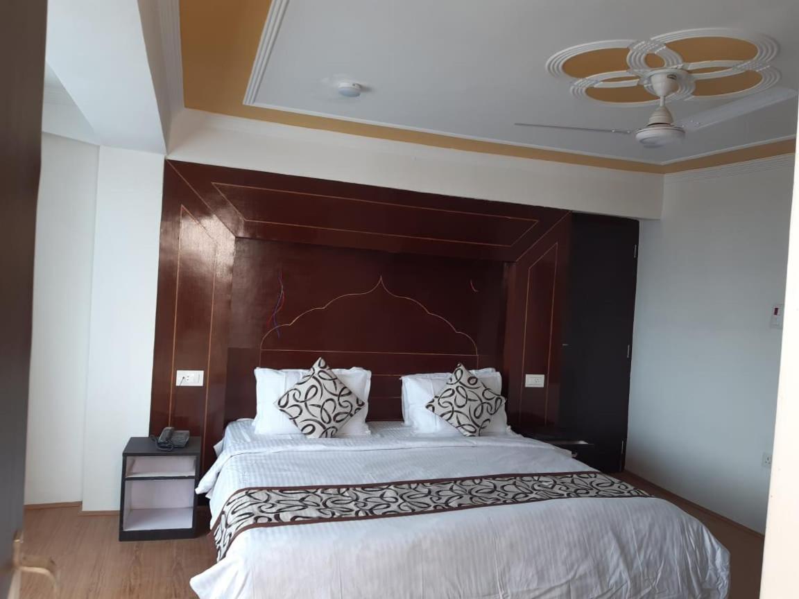 Hotel D Indian Kargil Eksteriør billede