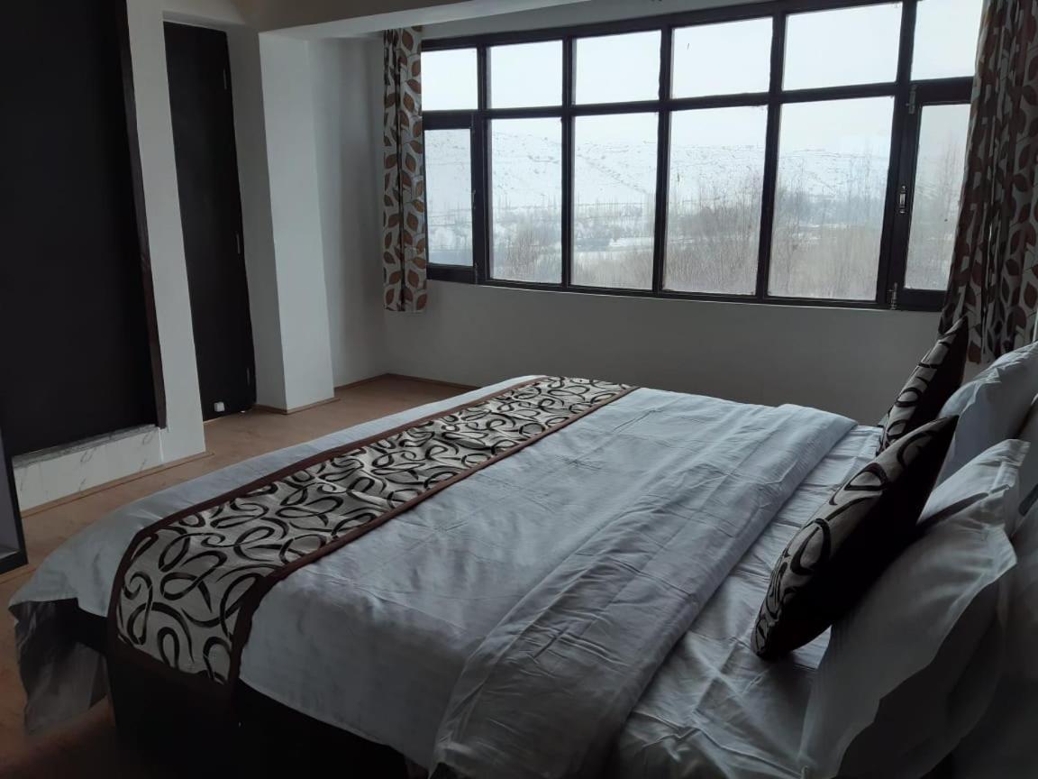 Hotel D Indian Kargil Eksteriør billede
