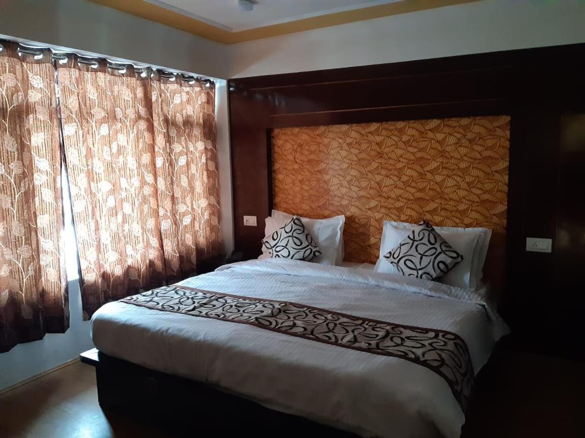 Hotel D Indian Kargil Eksteriør billede
